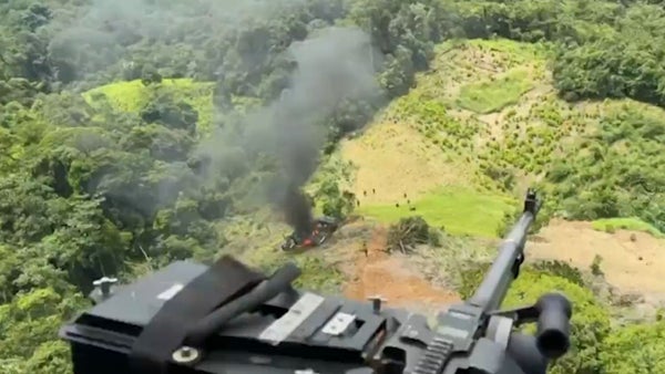 Operación Espejo: así comenzó la ofensiva aérea y terrestre en la frontera con Ecuador Operación Espejo: así comenzó la ofensiva aérea y terrestre en la frontera con Ecuador