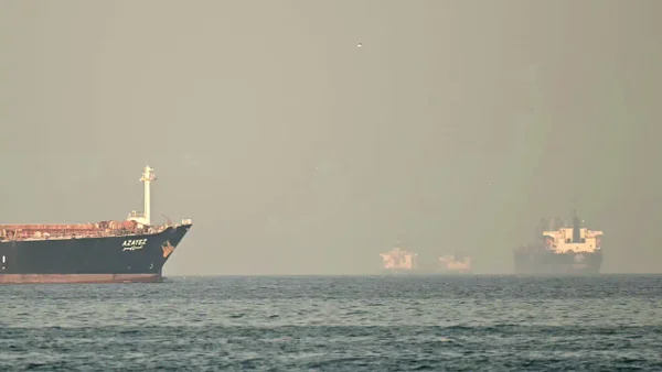 Irán anunció el cierre del Estrecho de Ormuz: cualquier barco que transite será destruido