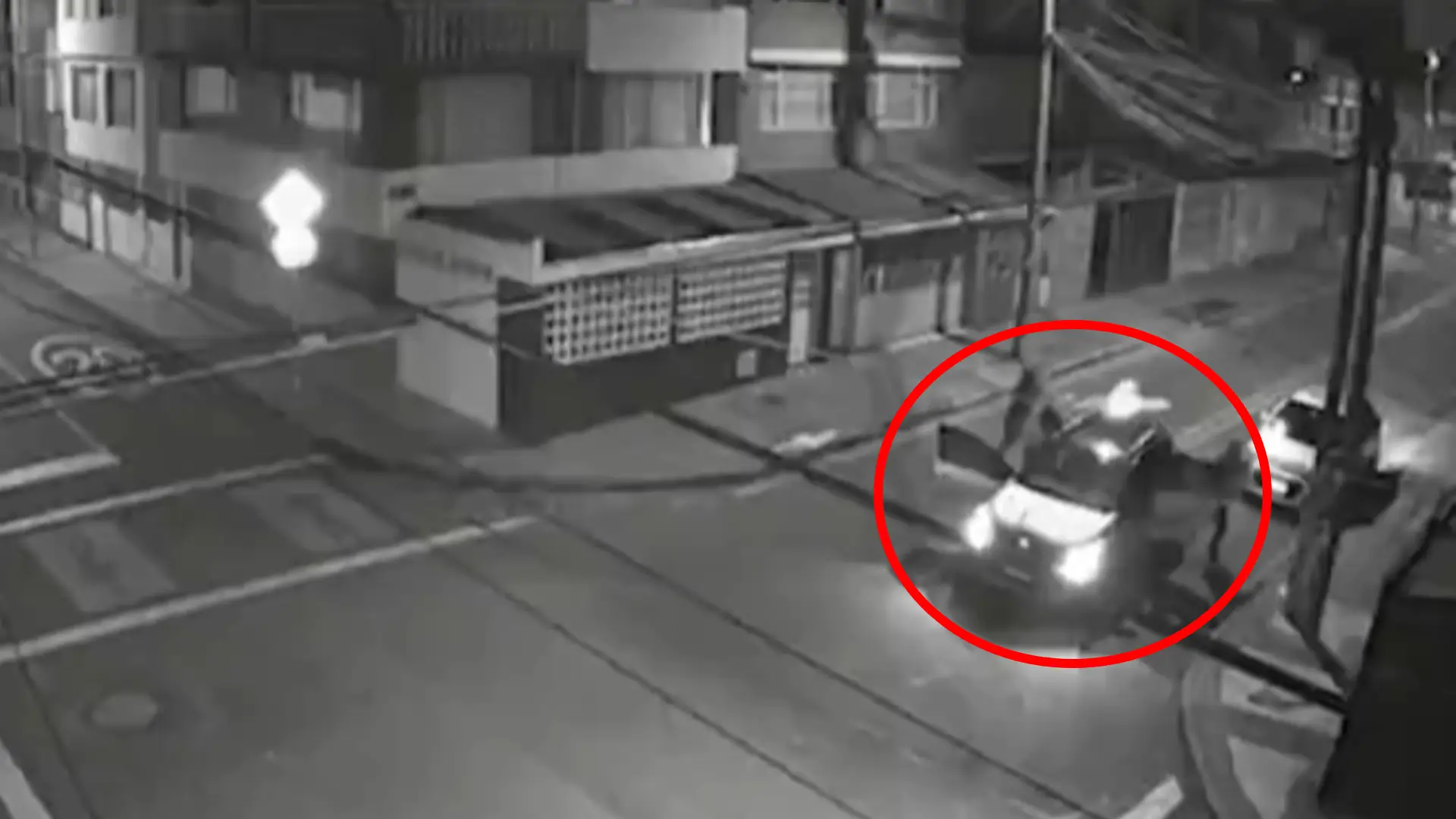 Ladrones robaron a familia en Puente Aranda