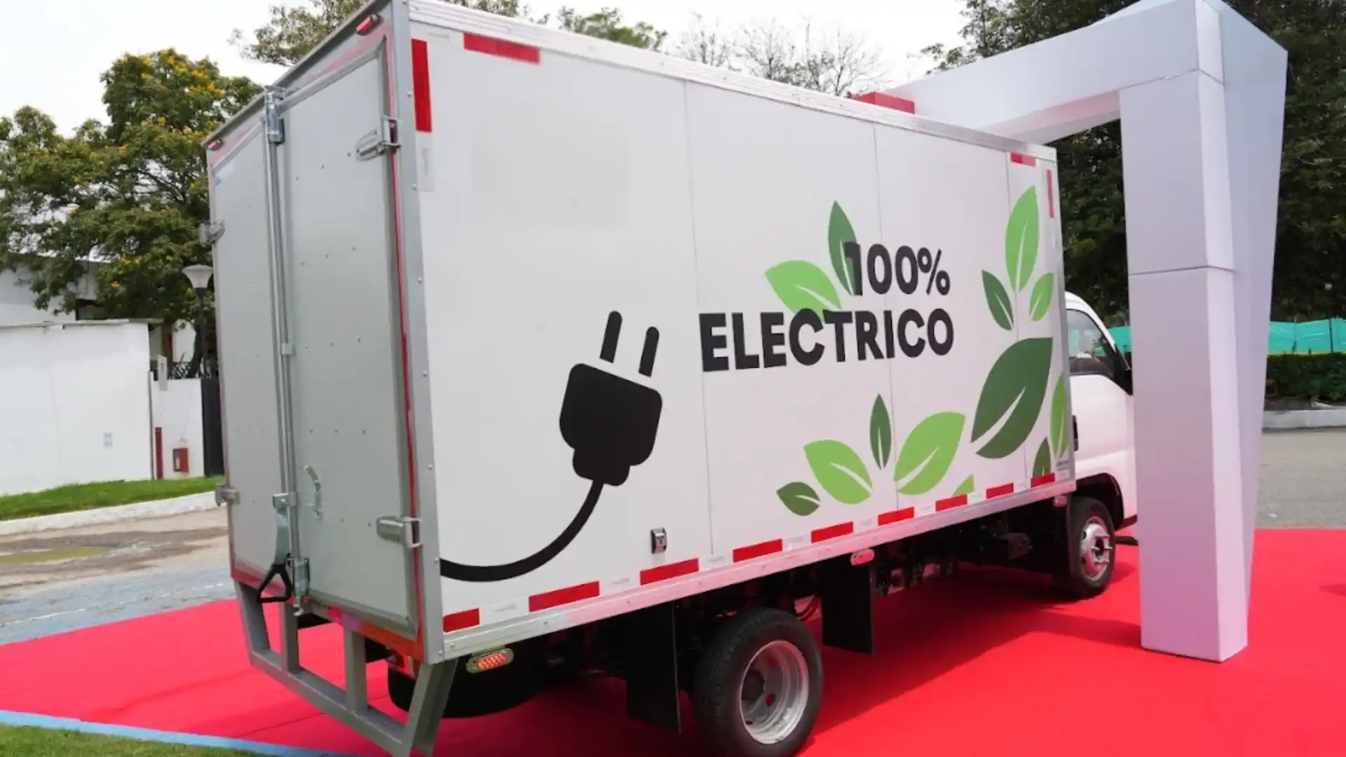 Camión 100% eléctrico que puede cargar hasta 2,7 toneladas llega a Colombia: este es su precio