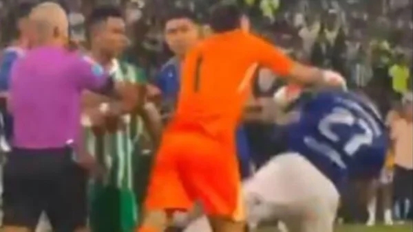 En video: la agresión de David Ospina a Rodrigo Contreras que no se vio en transmisión