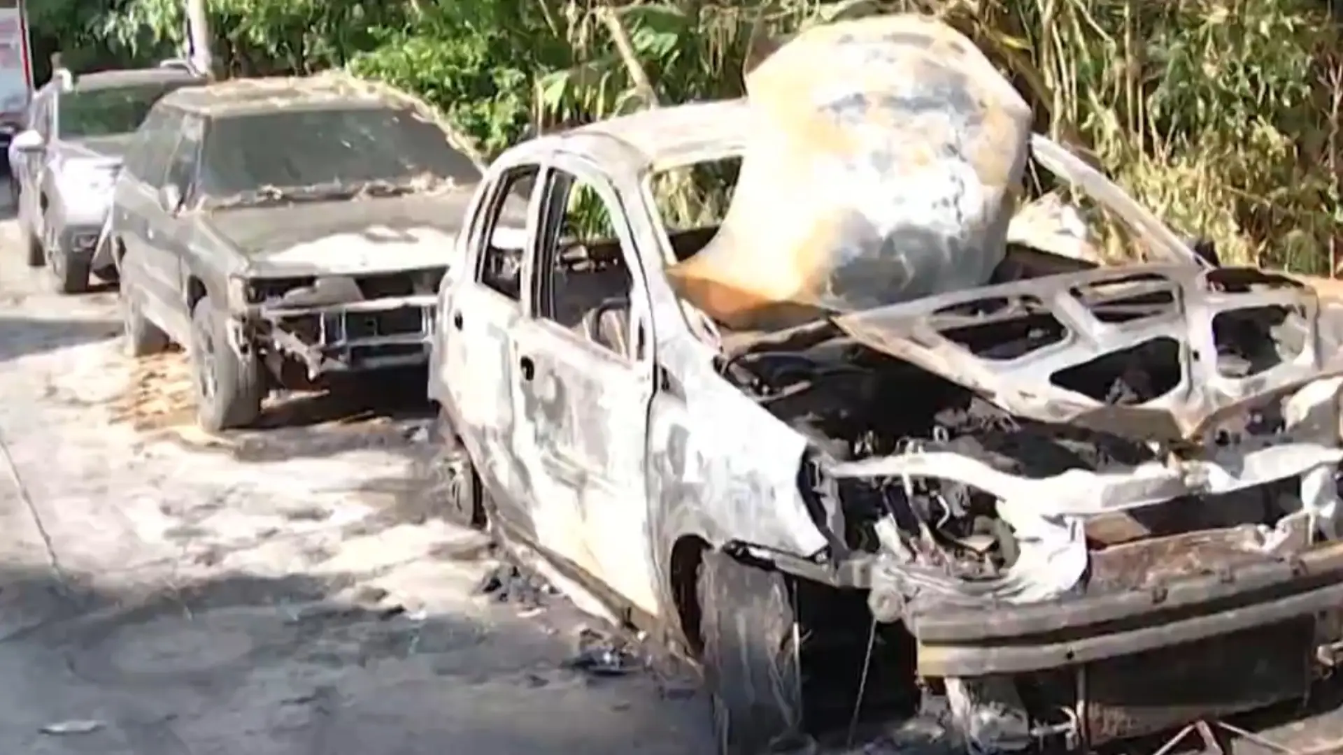 Carro de campaña de Mauricio Matri fue encendido en llamas
