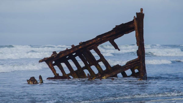 Tres marinos indonesios desaparecen tras naufragio de remolcador en el estrecho de Ormuz