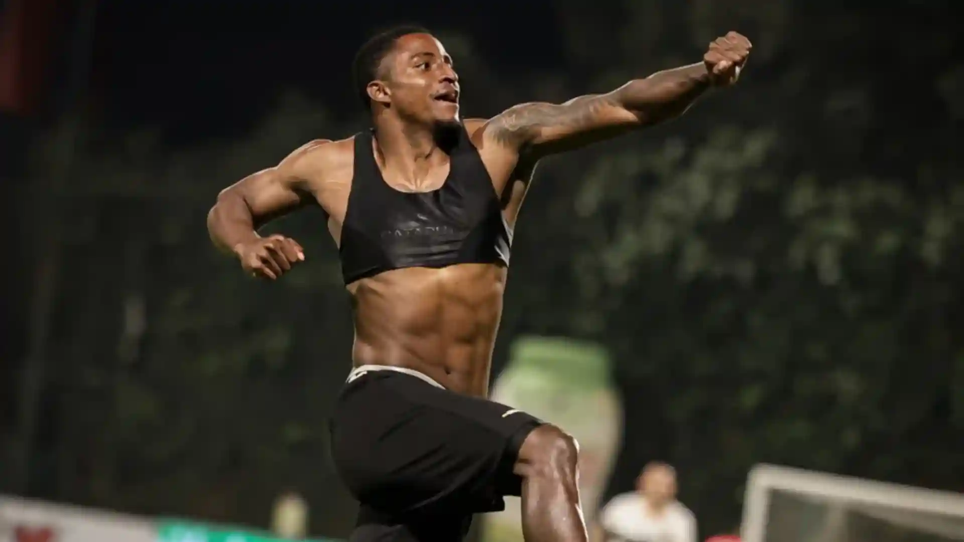 Multa por quitarse la camiseta