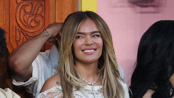 Karol G enciende nuevamente las alarmas tras publicar sentido video junto a Bruno Mars Karol G enciende nuevamente las alarmas tras publicar sentido video junto a Bruno Mars