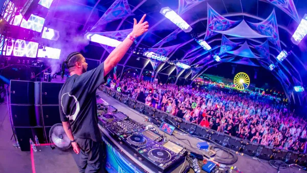 Khomha, el Dj paisa que rompe en Tomorrowland, llega al Festival EnCalle de Cultura de Medellín