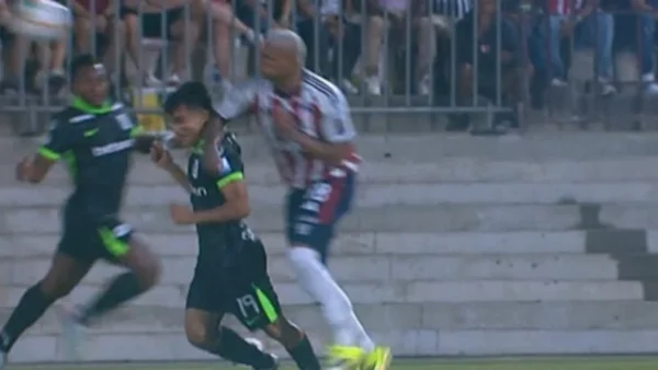 Esta fue la sanción para Jermein Peña por codazo sobre Rengifo y aplaudir al árbitro