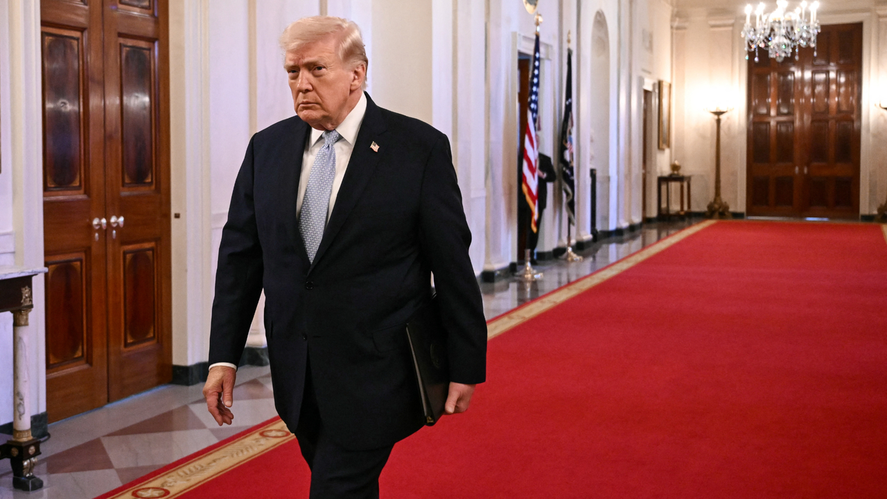 Cover image for Le recomiendan a Donald Trump bajar de peso, cambiar la alimentación y hacer ejercicio