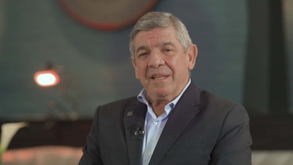 "Las Fuerzas Militares han mantenido la democracia de este país": general (r) Gustavo Matamoros