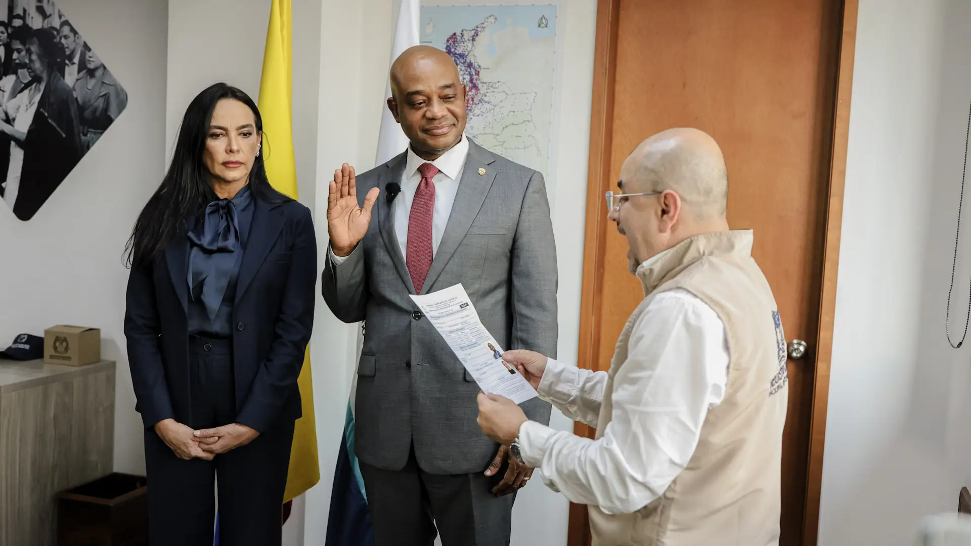 Luis Gilberto Murillo y Luz María Zapata candidato presidencial