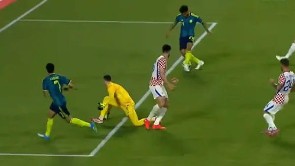 Video: ¡El increíble fallo de Luis Suárez tras gran pase de James Rodríguez y Luis Díaz! Video: ¡El increíble fallo de Luis Suárez tras gran pase de James Rodríguez y Luis Díaz!