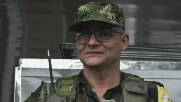 Estas han sido todas las operaciones y bombardeos contra ‘Iván Mordisco’