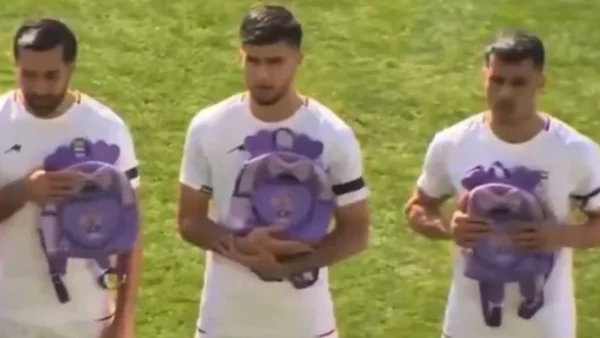 Impactantes imágenes de jugadores de Irán homenajeando a niños víctimas de bombardeo