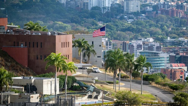 Embajada de Estados Unidos en Venezuela reanudó sus operaciones luego de siete años