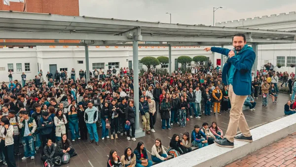 Miles de jóvenes se reunieron en la Universidad Distrital para el PreICFES Gratuito en Bogotá