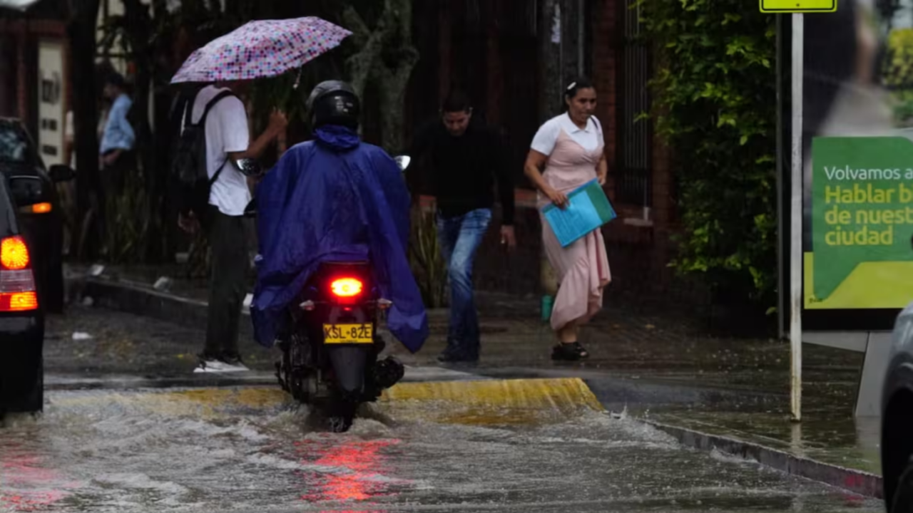 Sewer collapse and sudden floods: effects of the rains in Santander