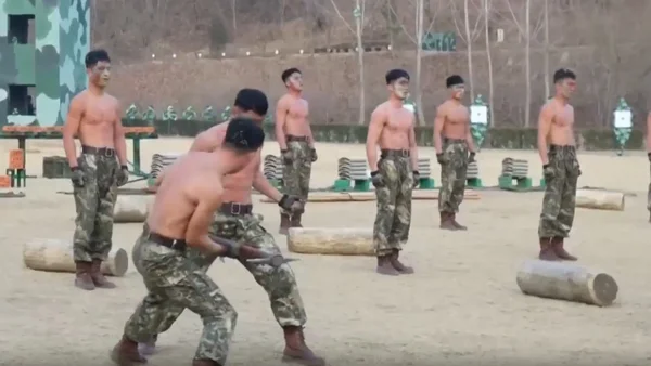 Polémico video revelaría cómo son los entrenamientos de las Fuerzas Especiales en Corea del Norte Polémico video revelaría cómo son los entrenamientos de las Fuerzas Especiales en Corea del Norte