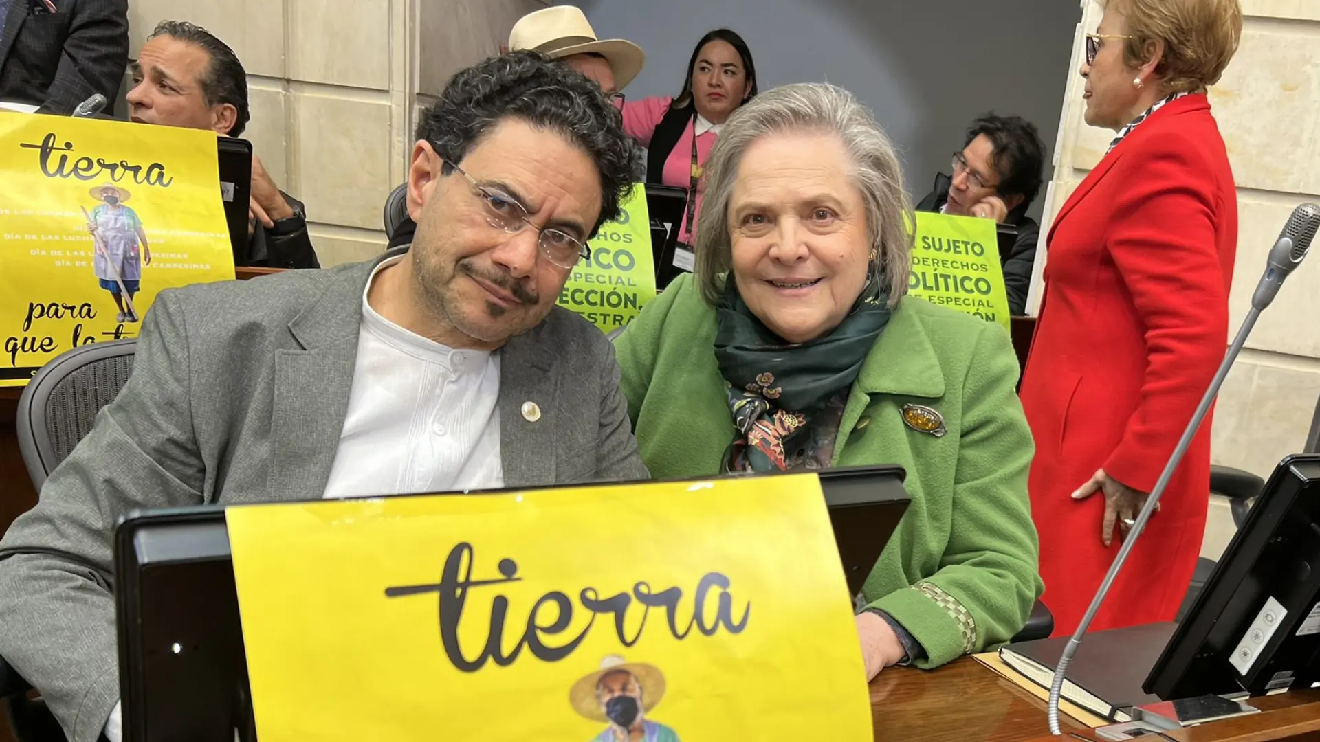 Iván Cepeda Clara López