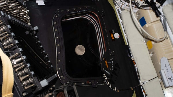 Artemis II rompe récord y llega al punto más lejano de la Tierra alcanzado por la humanidad Artemis II rompe récord y llega al punto más lejano de la Tierra alcanzado por la humanidad