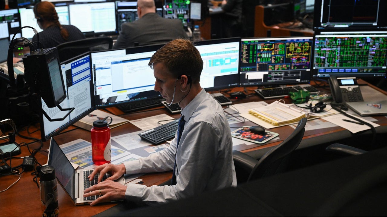 NASA's Artemis II Live Broadcast: How the Flight Around the Moon is Progressing