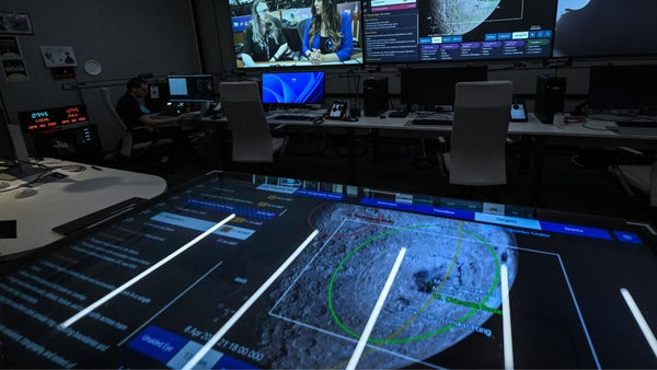 Artemis II revela nuevos colores de la Luna y pistas sobre su composición mineral Artemis II revela nuevos colores de la Luna y pistas sobre su composición mineral