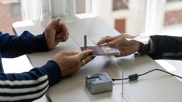 Caos en sedes de expedición de pasaportes y consulados en el exterior por fallas en el Sitac