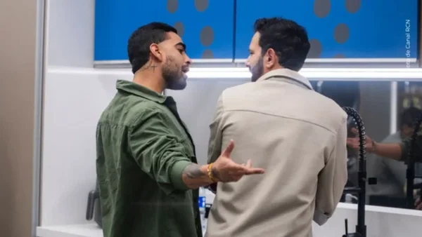 ¡Consternación en La Casa de los Famosos! Así reaccionaron Alejandro Estrada y Eidevin López ante la posibilidad de ser EXPULSADOS ¡Consternación en La Casa de los Famosos! Así reaccionaron Alejandro Estrada y Eidevin López ante la posibilidad de ser EXPULSADOS