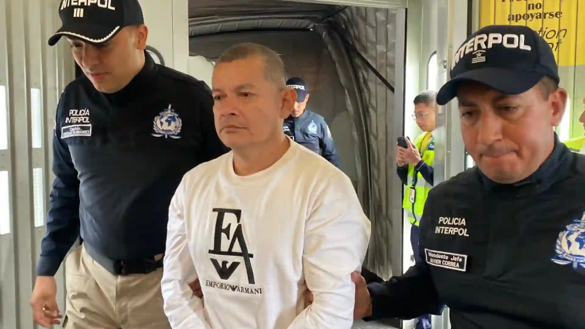 Alias Ramoncito, exparamilitar condenador por atroces crímenes y torturas, fue extraditado de Venezuela a colombiana