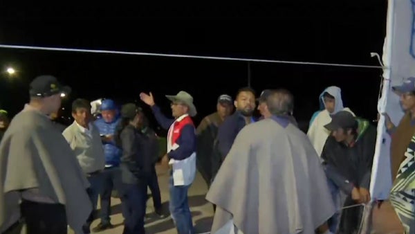 Bloqueos por el alza del impuesto predial paralizan vías en Santander, Boyacá y Norte de Santander