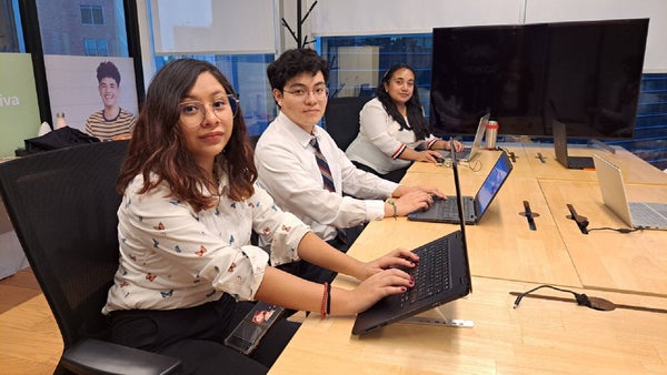 ¿Sin empleo ni estudio? Abren 300 becas para jóvenes en el país