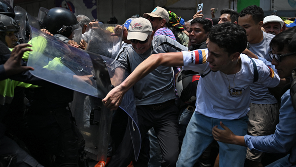 Nuevos arrestos se registraron en Venezuela durante las manifestaciones por el aumento salarial Nuevos arrestos se registraron en Venezuela durante las manifestaciones por el aumento salarial
