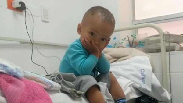 Niño con enfermedad huérfana lleva seis meses sin recibir medicamentos vitales Niño con enfermedad huérfana lleva seis meses sin recibir medicamentos vitales