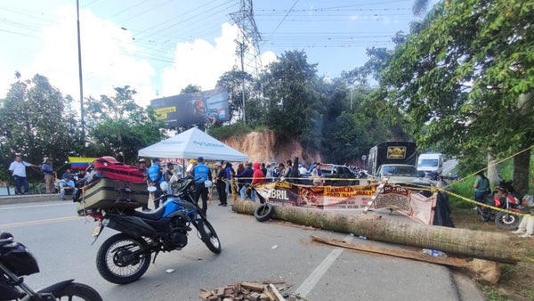 Se levantan bloqueos en Santander, pero el paro sigue: todo depende de reunión con el IGAC Se levantan bloqueos en Santander, pero el paro sigue: todo depende de reunión con el IGAC