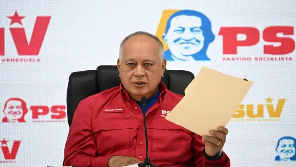 Diosdado Cabello le baja el pulgar a elecciones en Venezuela: "Las piden por la ausencia de Maduro" Diosdado Cabello le baja el pulgar a elecciones en Venezuela: "Las piden por la ausencia de Maduro"