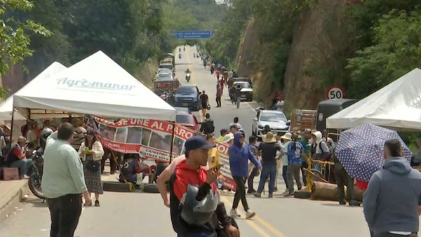 Santander completa seis días de bloqueos campesinos por el incremento en el avalúo catastral
