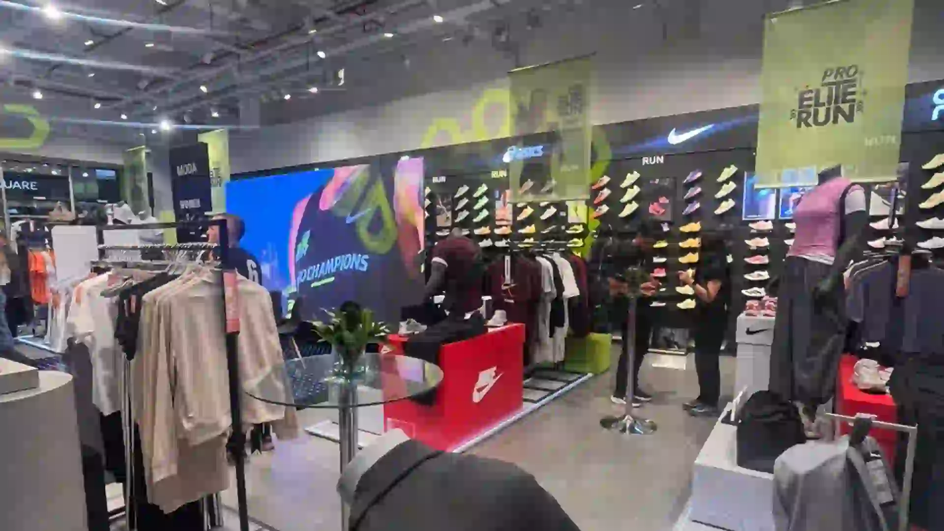 Tienda deportiva le apuesta al talento de alto rendimiento, abre una nueva tienda y lanza ProElite Run