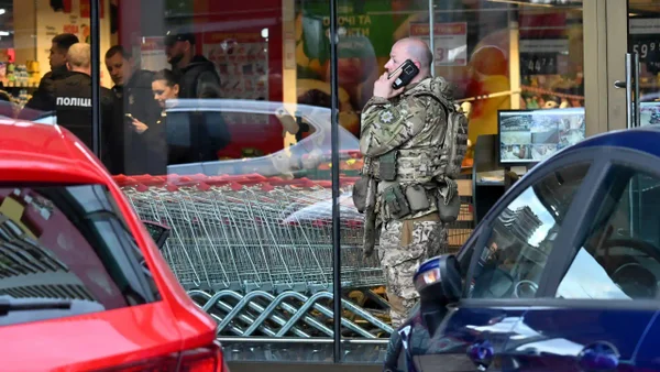 Cinco personas muertas y 14 heridas deja tiroteo en Kiev, Ucrania