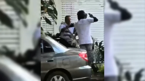 VIDEO | Hombre fue víctima de violento robo al frente de su hija de cuatro años en Cali