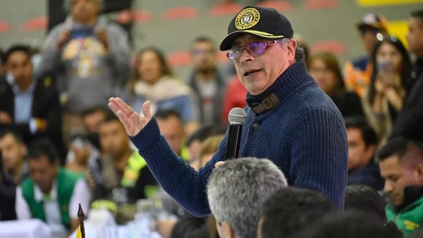 ¿El presidente Petro puede volver a subir el salario mínimo? Respuestas y advertencias