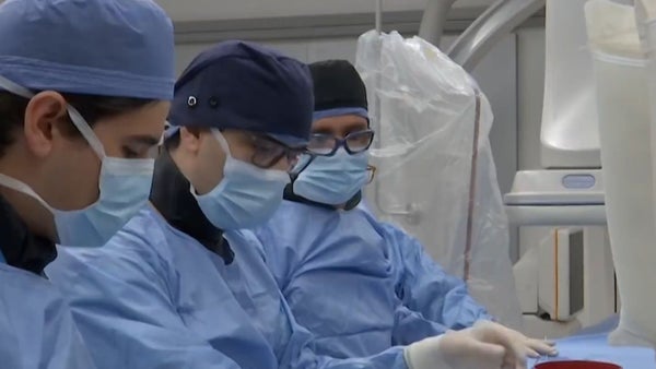 Foscal y Unab forman especialistas en cirugía neurovascular en Bucaramanga