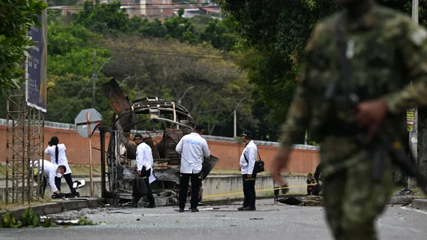 Atentado en Cali: testigos narran segundos de terror tras explosión de bus con explosivos