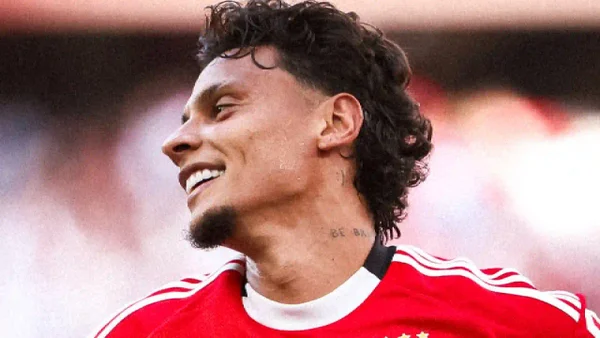 Richard Ríos sube su nivel: marcó golazo y asistencia en triunfo de Benfica sobre Moreirense