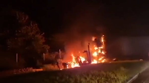 Disidencias quemaron camión en Huila como retaliación por la muerte de alias 'José El Negro'