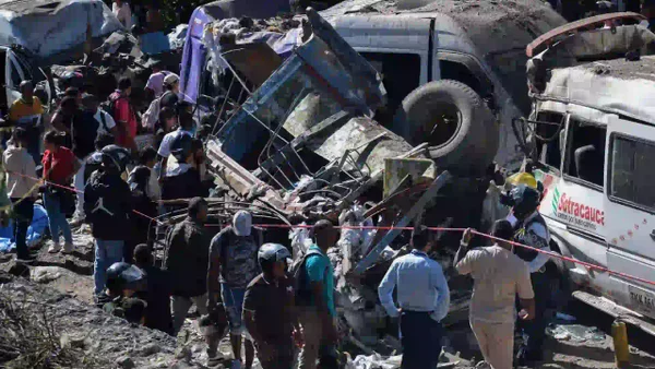 Luto nacional: 20 muertos y 38 heridos en 72 horas de atentados explosivos en Cauca y Valle