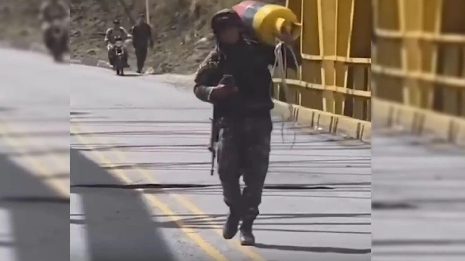 Soldado quitó cilindro con explosivos