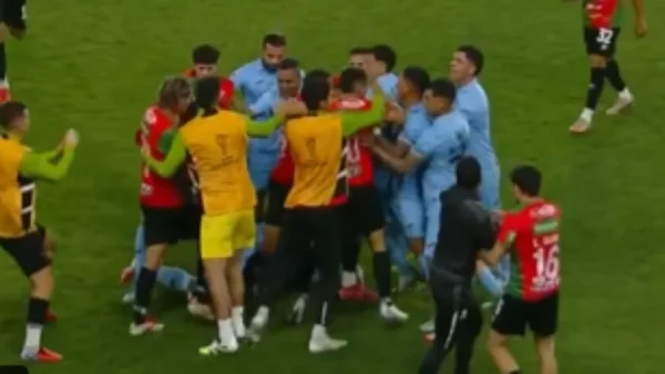 Terrible pelea en el grupo de Millonarios: Boston River y O’Higgins se fueron a los golpes