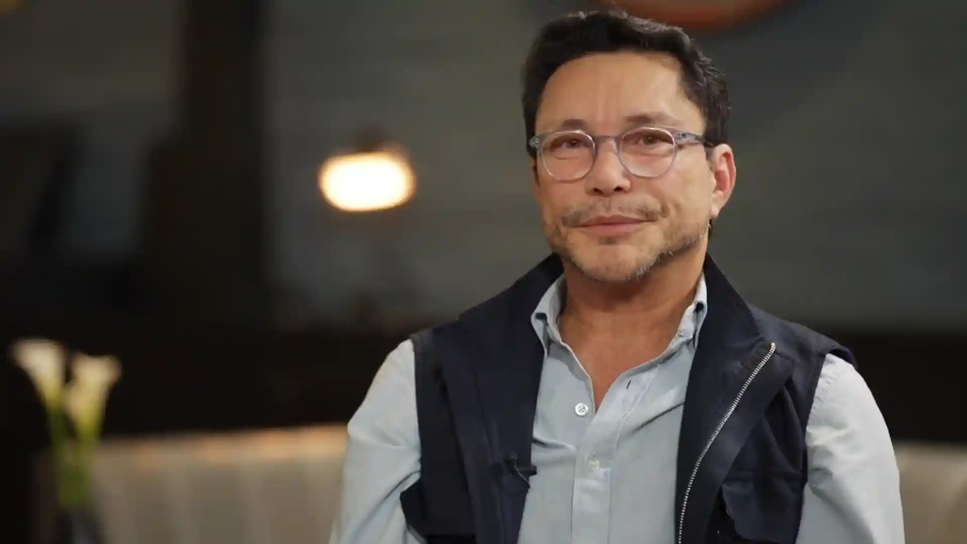 Carlos Caicedo cuenta por qué sigue en la carrera presidencial y cómo quedó su relación con Gustavo Petro