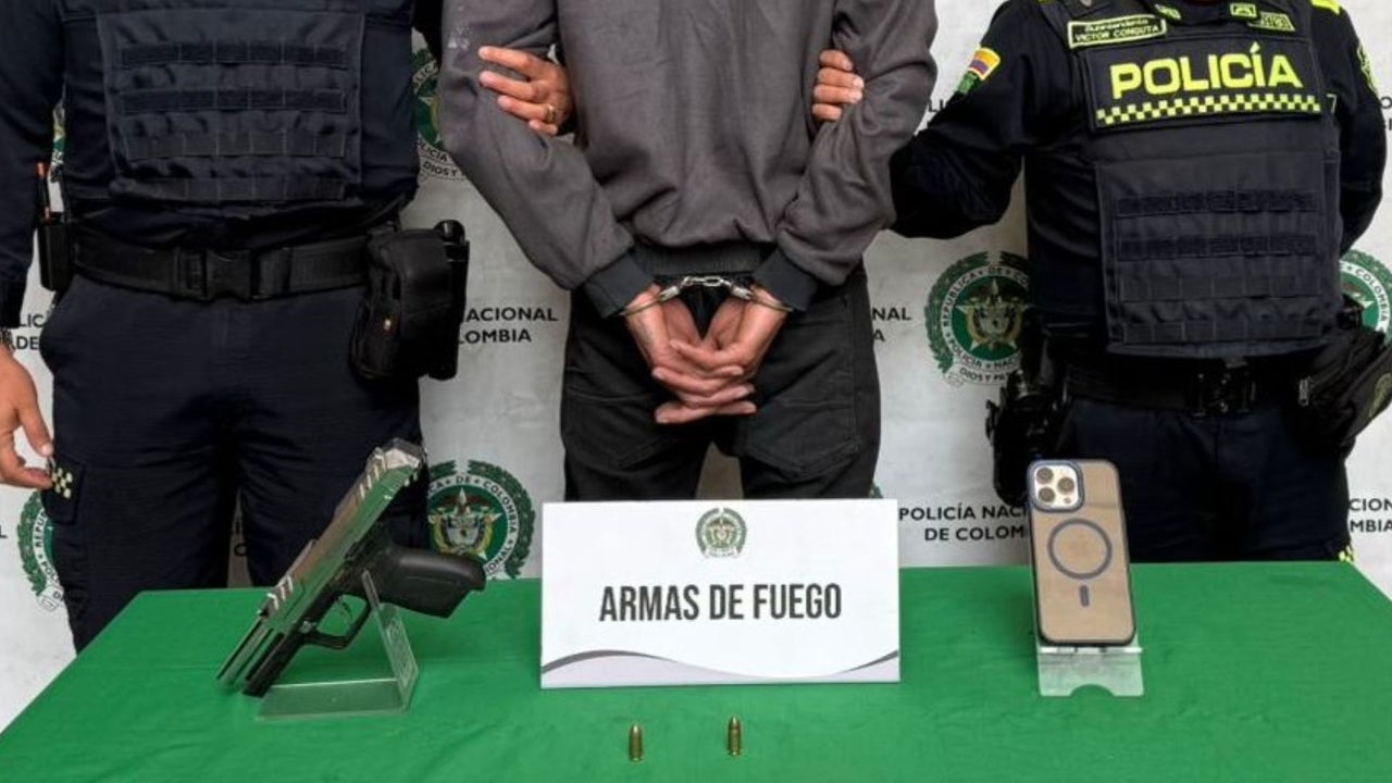 Man arrested for robbing cell phones with a firearm in Puente de Guadua, Engativá