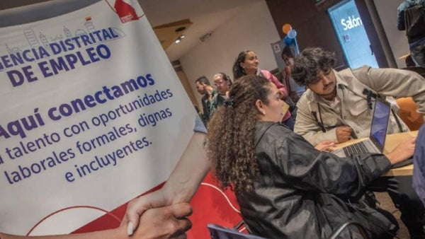 Bogotá abrió convocatoria con 865 empleos hasta el 9 de mayo: ¿a qué puede postularse y cómo?