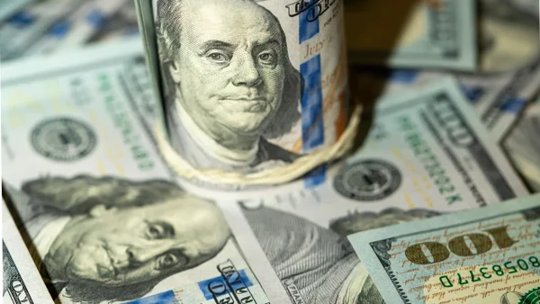 ¡Varió y tocó MÁXIMOS! Así abrió el precio del dólar en Colombia hoy 5 de mayo de 2026